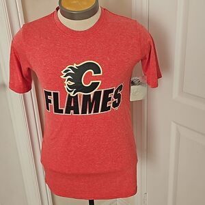 NHL Women's Hockey Logo Calgary Flames Short Sleeves T-Shirt Small